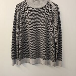 Like New Calvin Klein Women's Mock Neck Chevron Pattern Sweater - Size Medium